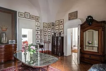تختخواب و صبحانه Palazzo Bernardini Suites