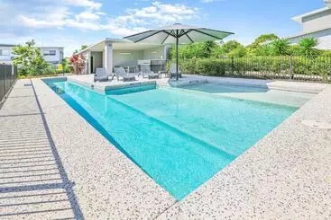 آپارتمان Direct Collective Breeze On Brightwater