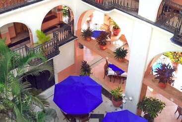 هتل Canadian Resort Huatulco