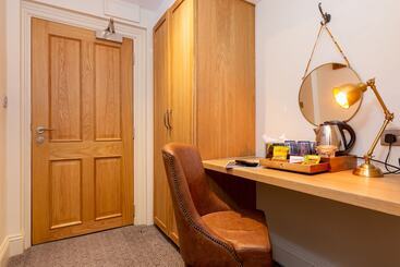 فندق The Old Cock Inn