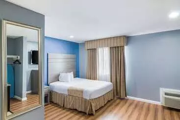Отель Rodeway Inn & Suites Port Arthur Groves