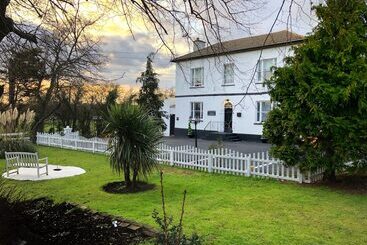 膳宿费 Stifford Clays Farm