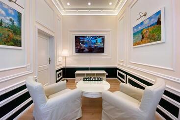 شقة فندقية Revelton Suites Karlovy Vary