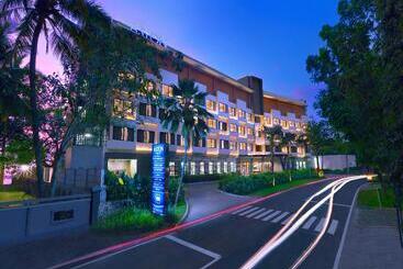 Hotel Aston Anyer Beach