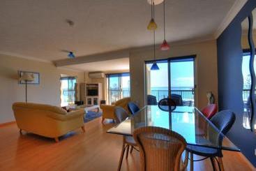 호텔 Bayview Beach Holiday Apartments