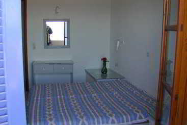 ホテル Mikes Beach Apartments & Studios