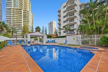 호텔 The Ritz Resort Heated Pool