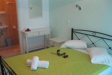 Appartamento Very Kokkos Pension 2