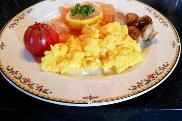 Aamiaismajoitus (B&B) Daviot Lodge