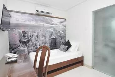 호텔 717 Cesar Place