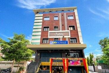 Fabhotel Rudra Inn & Cafe I