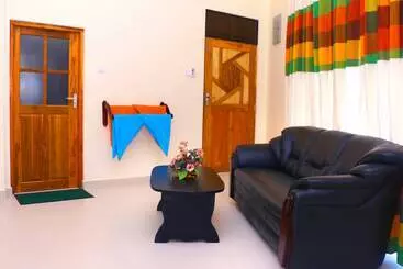 هتل Nature Resort Yala Safari Village