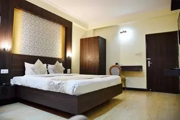 Hotelli Capital O 8307 The Garden View