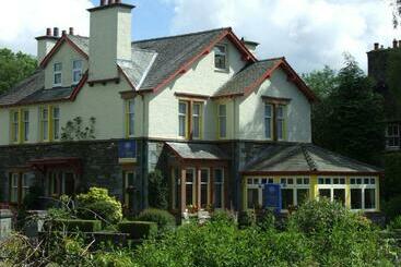 پانسیون The Coppice   Including Off Site Health Club