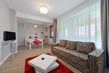 Tomis Garden Apartments Mamaia