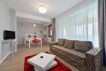 Tomis Garden Apartments Mamaia