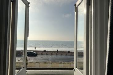 فندق Astral Lodge