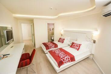 Hotel Laguna Beach Alya Resort & Spa   All Inclusive