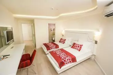 Hotel Laguna Beach Alya Resort & Spa   All Inclusive