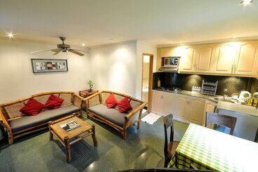 호텔 Nirvana Beach Resort