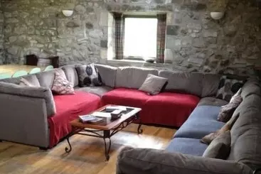 주택 Skirfare Barn