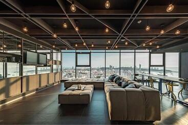 Aparthotel The Base Central Pattaya Holiday Ml