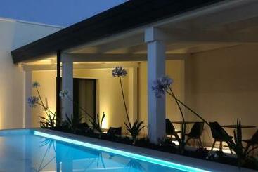 تختخواب و صبحانه Thalassa Rooms