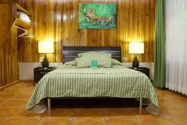 ホテル Los Pinos Cabins & Reserve