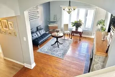 צימר Speedway Legacy Inn