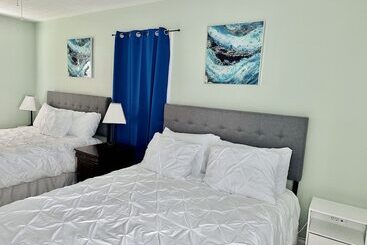 צימר Speedway Legacy Inn