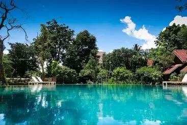 בית מלון כפרי Vang Vieng Sunrise View Resort