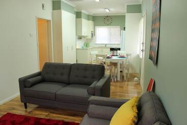 Жильё для туристов Indulge Homes 77 Olive