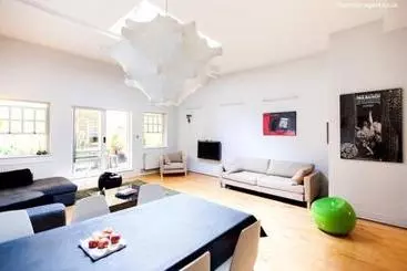 آپارتمان Marconi House