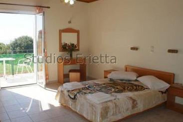 아파트 Erietta Studios