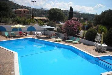 아파트 Erietta Studios