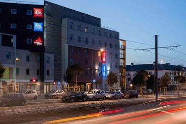 هتل Ibis Budget Orly Chevilly Tram 7