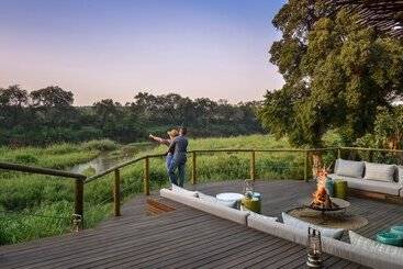 Отель Lion Sands Narina Lodge