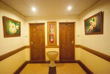 هتل Seaview Sriracha