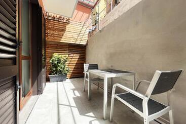 アパートメント Sunny House