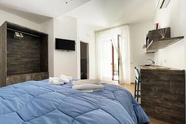 Апартаменты Sunny House