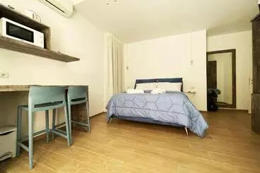アパートメント Sunny House