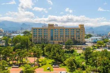 בית מלון כפרי Pampas Resort