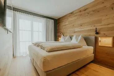 ベッドアンドブレックファースト Almrausch Boutique Chalet