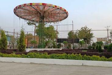 Hotell Oyo 81407 Raghav Ji Sarkar Banquet And Marriage Lawn