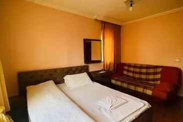 پانسیون Guest House Velania