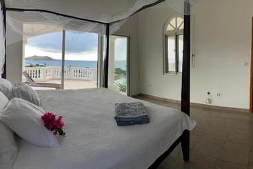 ペンション Grand Case Palace