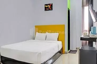 Hotel Capital O 92583 Raja Soeta Hostel Syariah