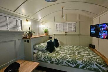 Pensionat Gatwick Hideaway Hut