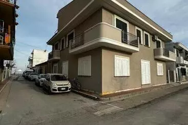 Huoneistohotelli Villa Gina Case Vacanze