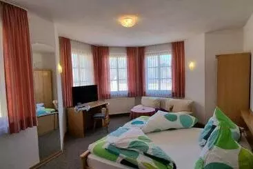 ホテル Landhaus Adorf